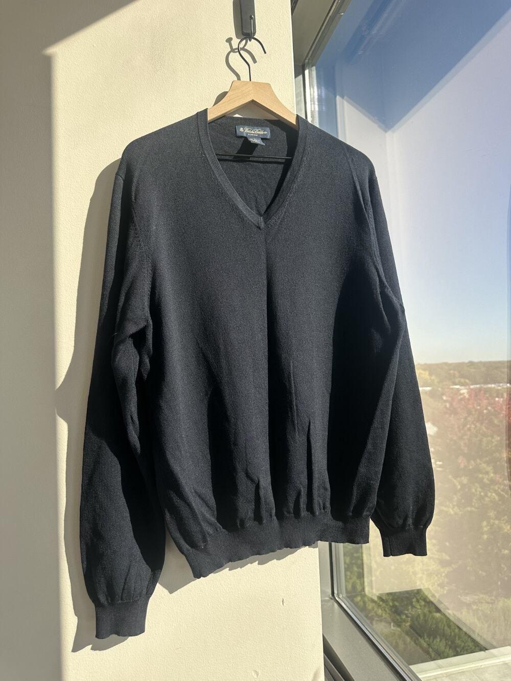 Brooks Brothers Men's Merino Wool Blend Dark Navy V-neck Sweater Sz L